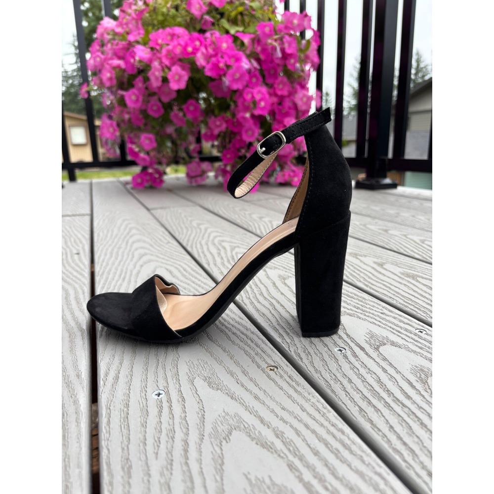 A New Day Black Suede Ankle Strap Block Heel Sandals Women's Size 9 - Picture 3 of 11